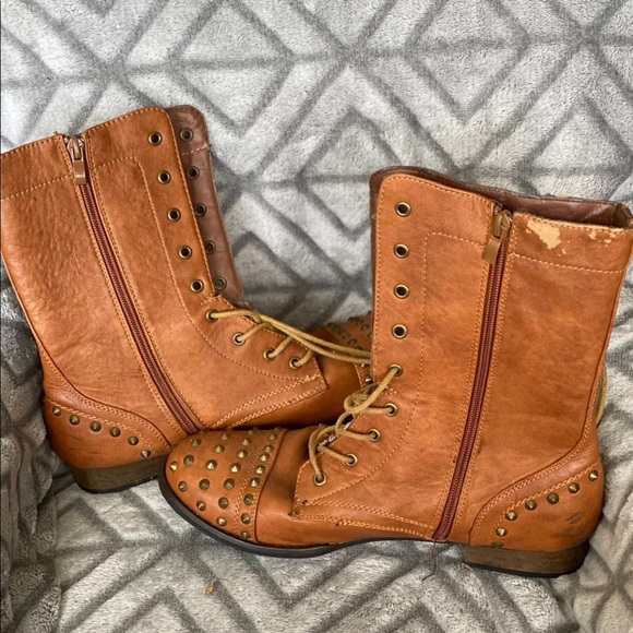 Studded combat boots - Picture 3 of 4